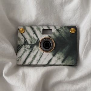 paper shoot digital camera